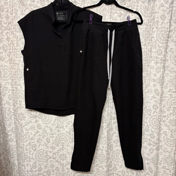 Figs Other - Women’s Figs Black Scrub Set Size Small